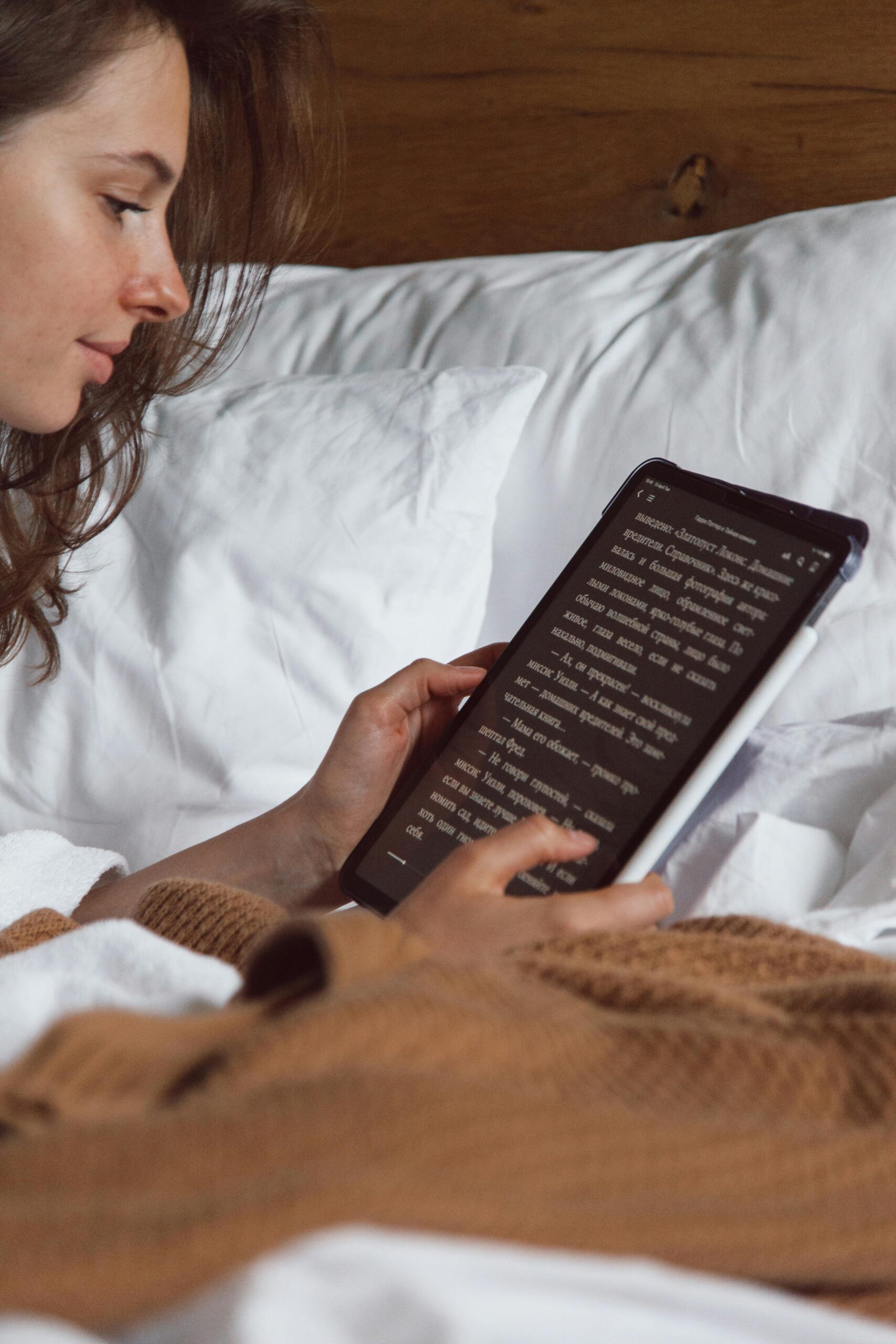 You are currently viewing Ultimate E-Reader Buying Guide 2024: Kindle, Kobo, Nook & More